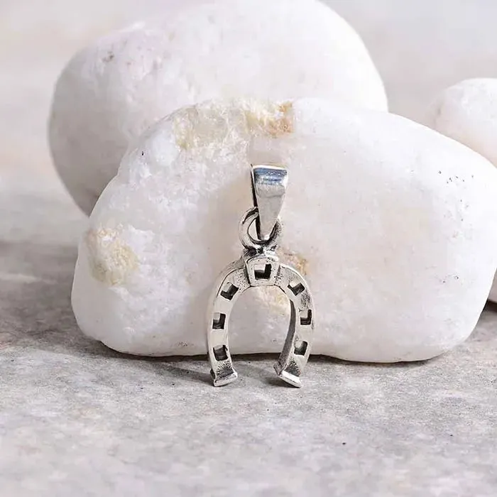 Classic Inverted 'U' Pendant