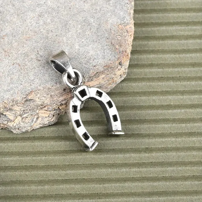 Classic Inverted 'U' Pendant