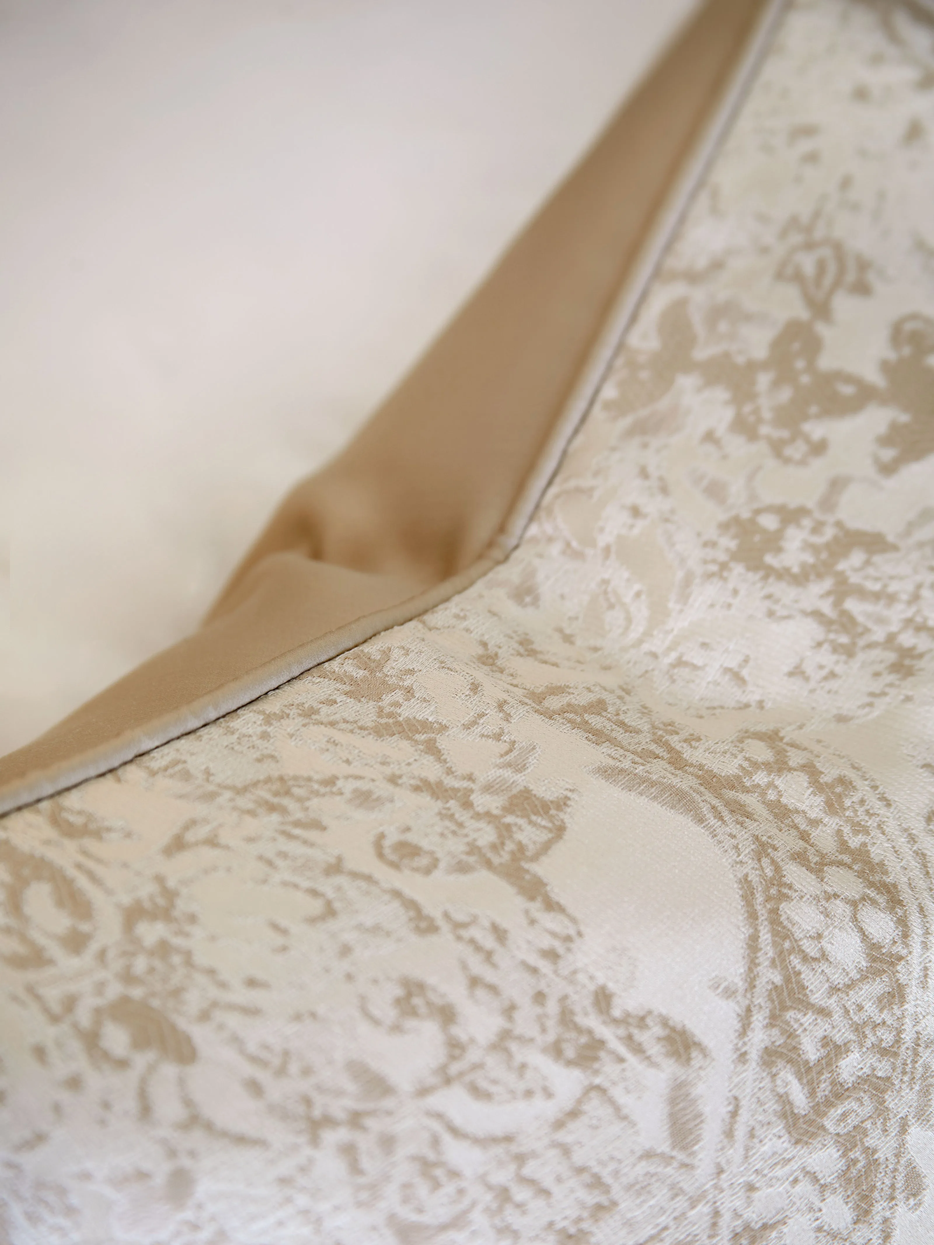 Danson Cushion