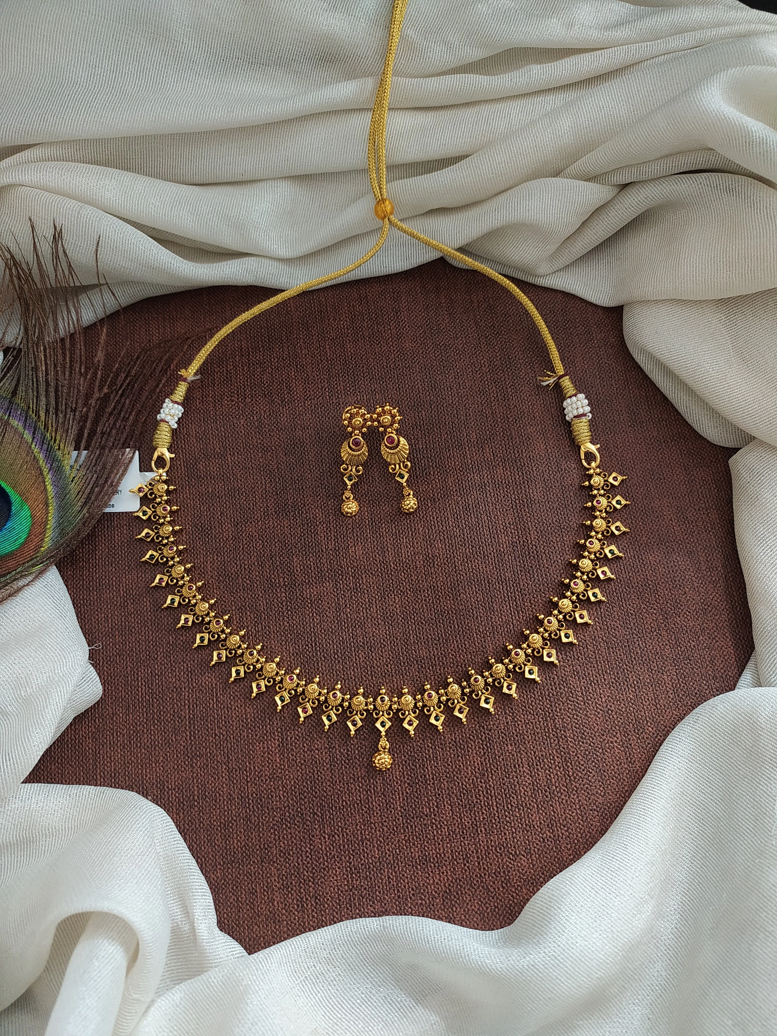 Simple antique necklace set